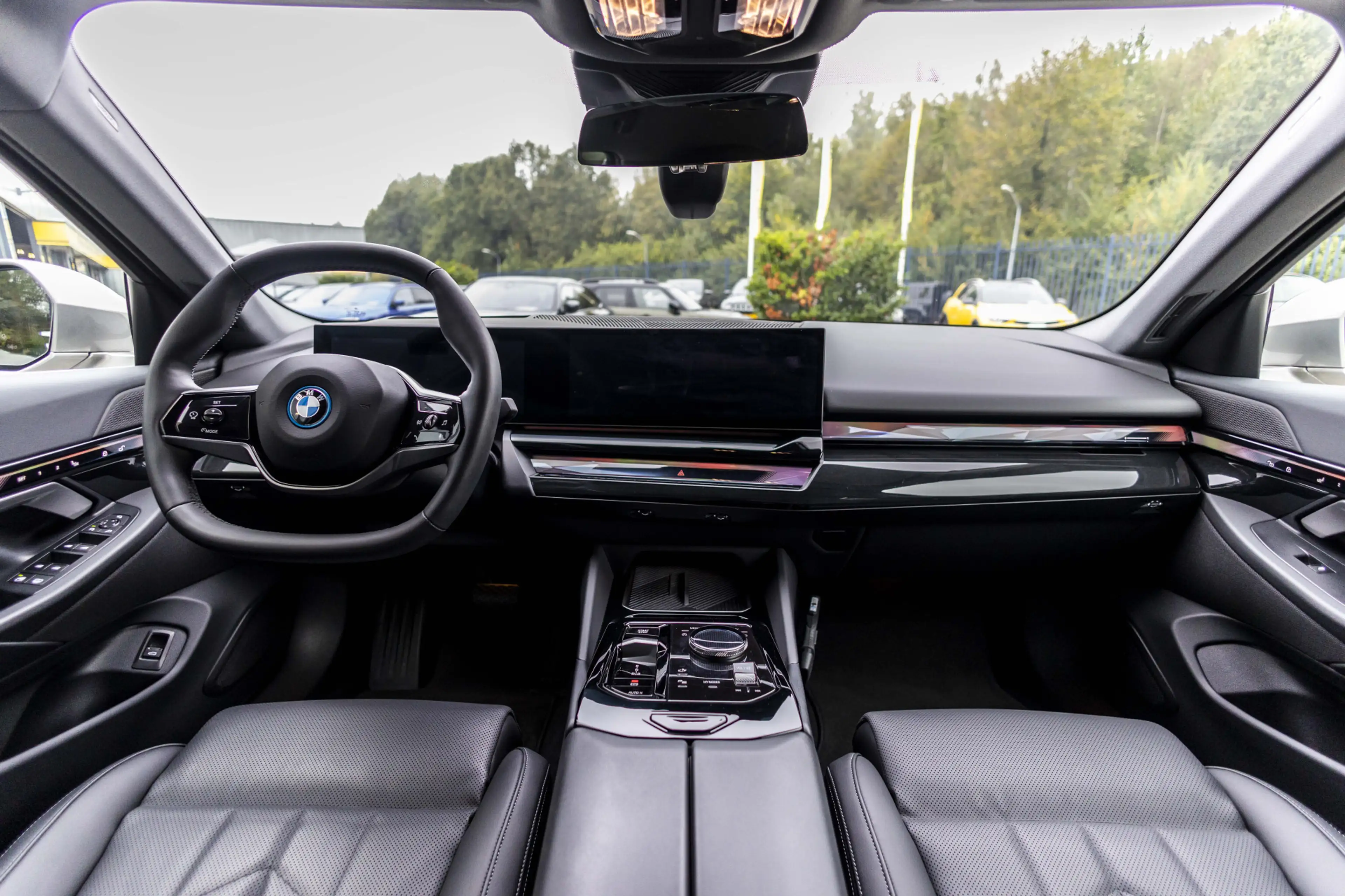 BMW i5 eDrive40 84 kWh Wordt verwacht! Foto's volgen — photo 2