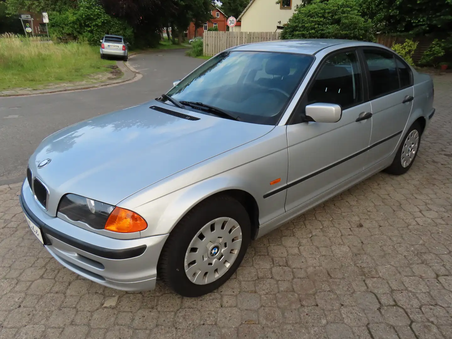 BMW 316 i E46 *nur 132 TKM*2.Hand*HU neu*Klima*SHZ*PDC* Silber - 2