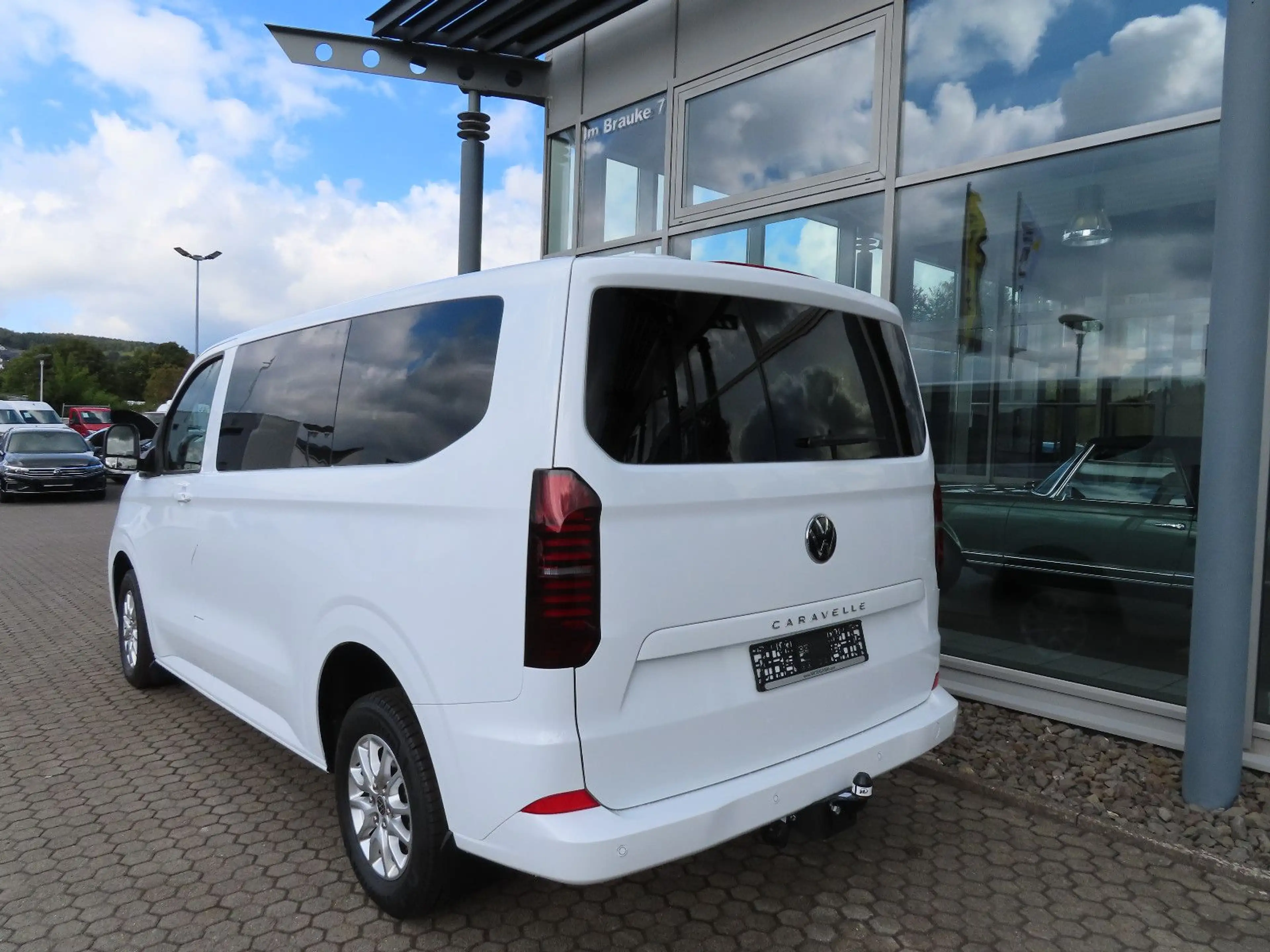Volkswagen T7 Caravelle KR Life 2.0 TDI DSG 9 SITZE AHK — photo 2