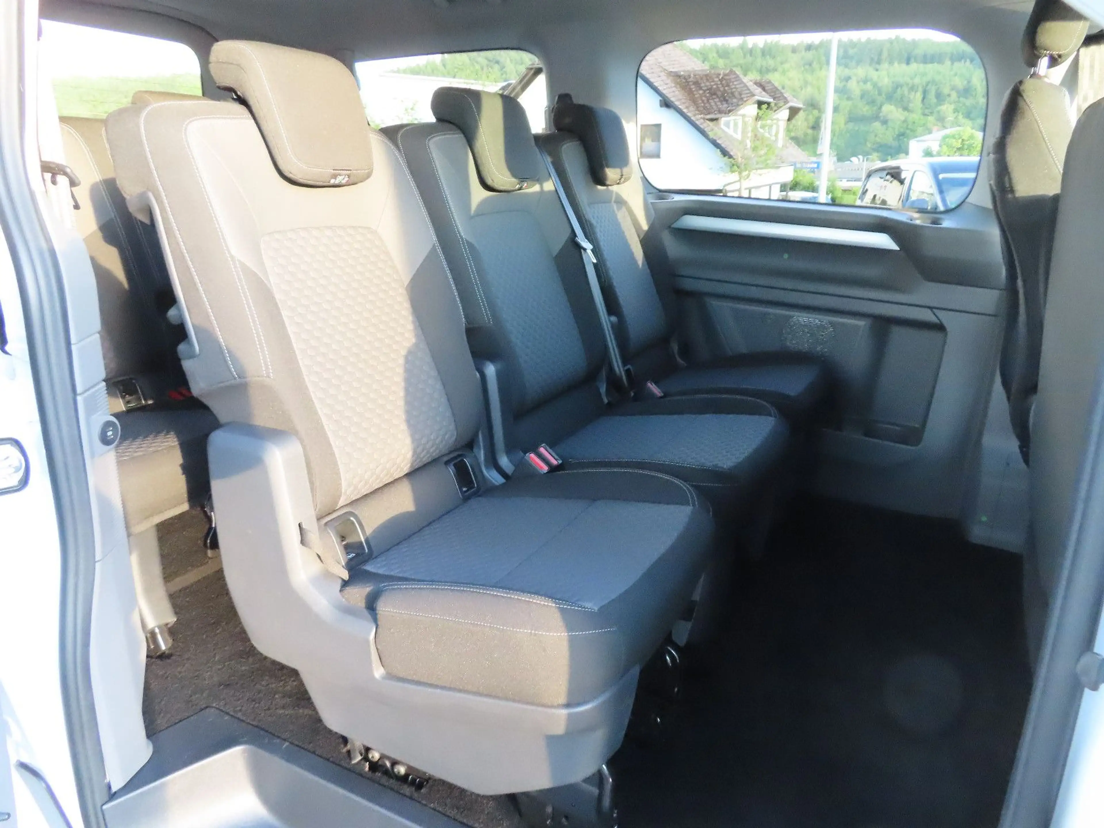 Volkswagen T7 Caravelle KR Life 2.0 TDI DSG 9 SITZE AHK — photo 5