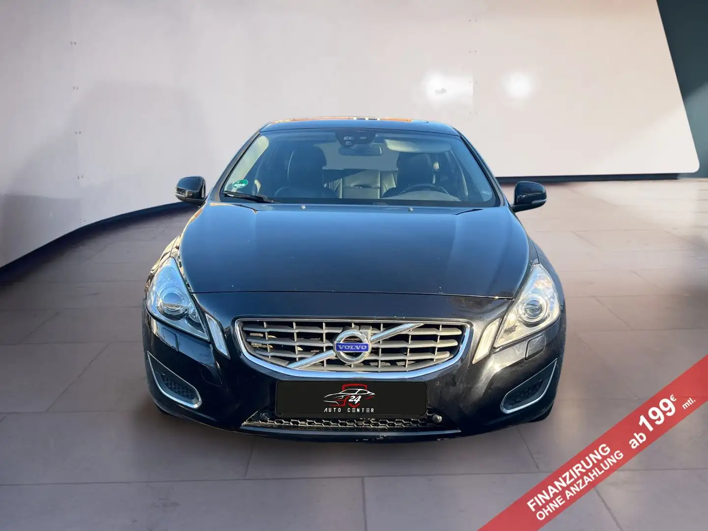 Volvo V60 Kombi Summum/Automatik/Navi/PDC Schwarz - 2