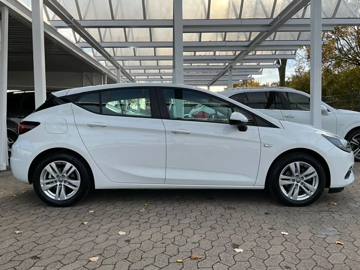 Opel Astra K Lim. 5-trg. Edition*12TKM*Navi*KlimaT*LE Weiß - 1