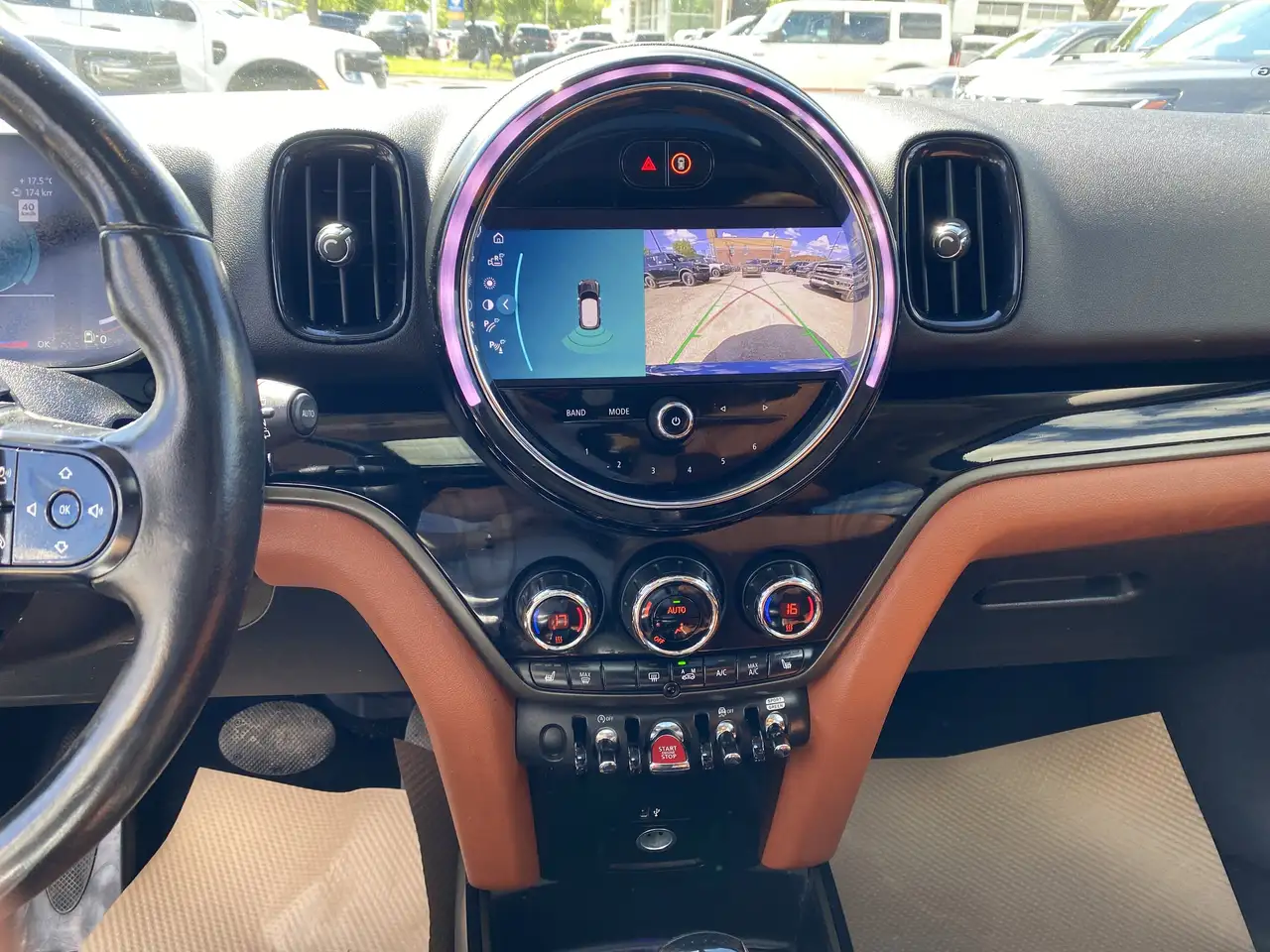 MINI Countryman снимка MINI Countryman