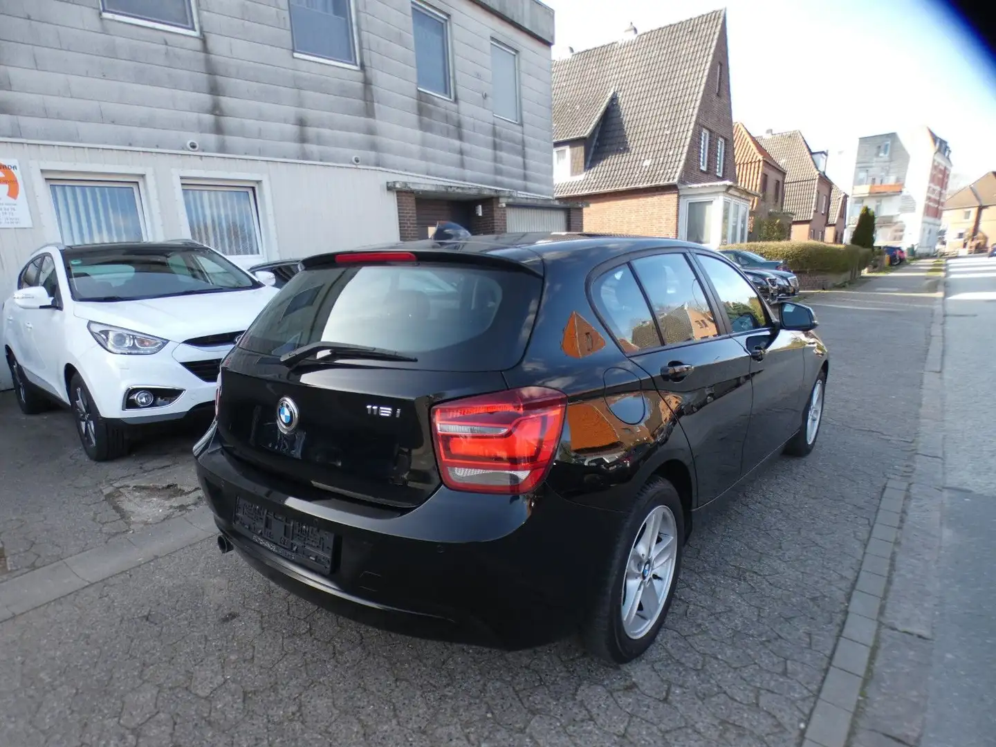 BMW 116 Baureihe 1 Lim. 5-trg. 116i Schwarz - 2