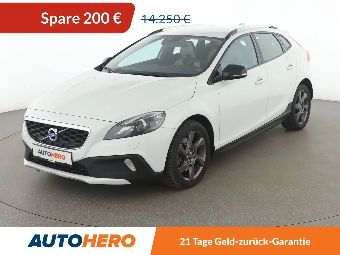 Volvo V40 Cross Country 2.0 D3 Summum Aut.*TEMPO*CAM*SHZ*PDC* Weiß - 1
