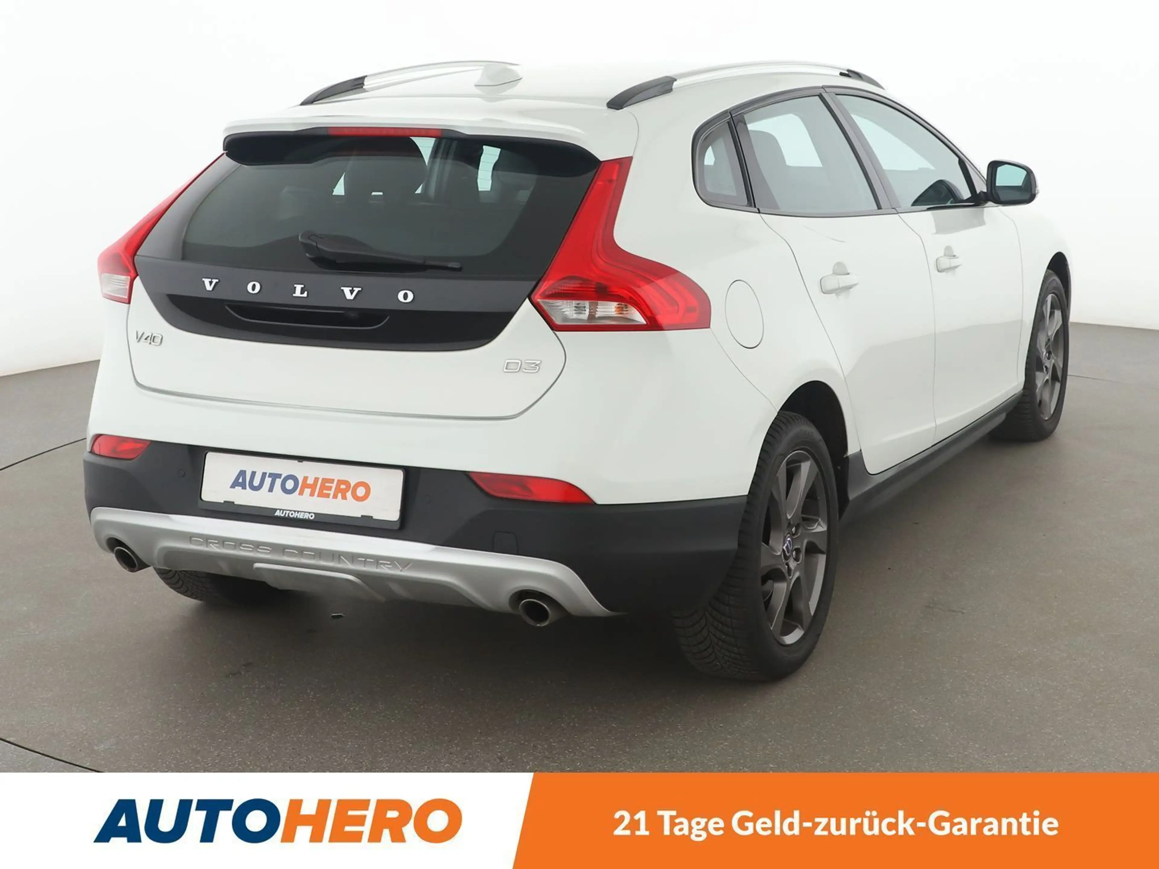 Volvo V40 Cross Country 2.0 D3 Summum Aut.*TEMPO*CAM*SHZ*PDC* — photo 6