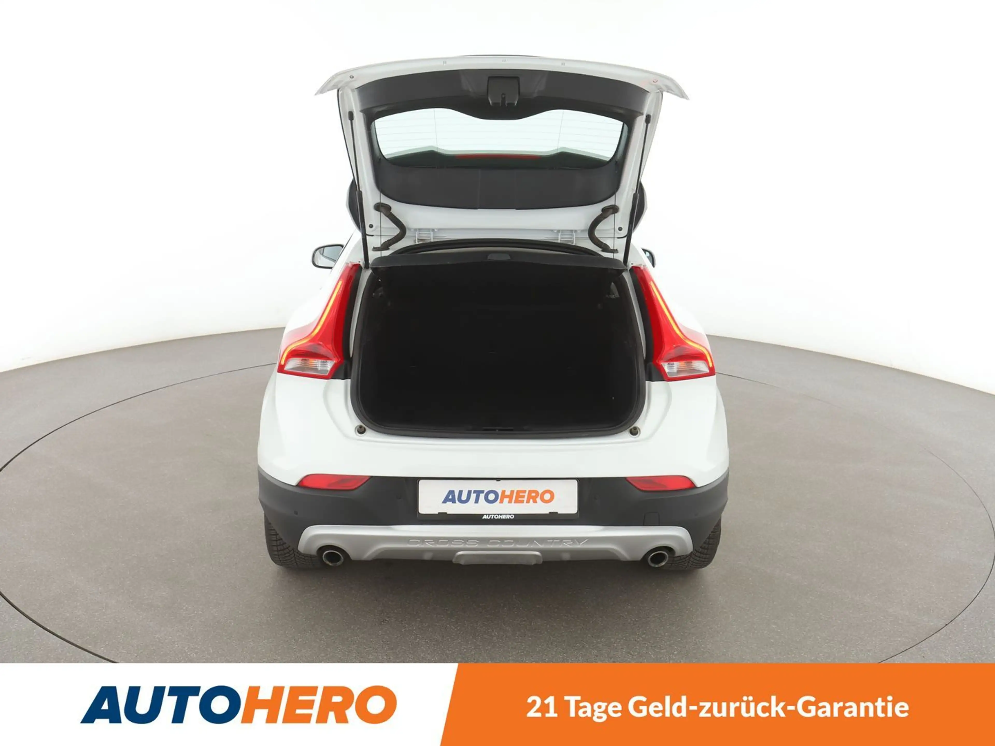 Volvo V40 Cross Country 2.0 D3 Summum Aut.*TEMPO*CAM*SHZ*PDC* — photo 14