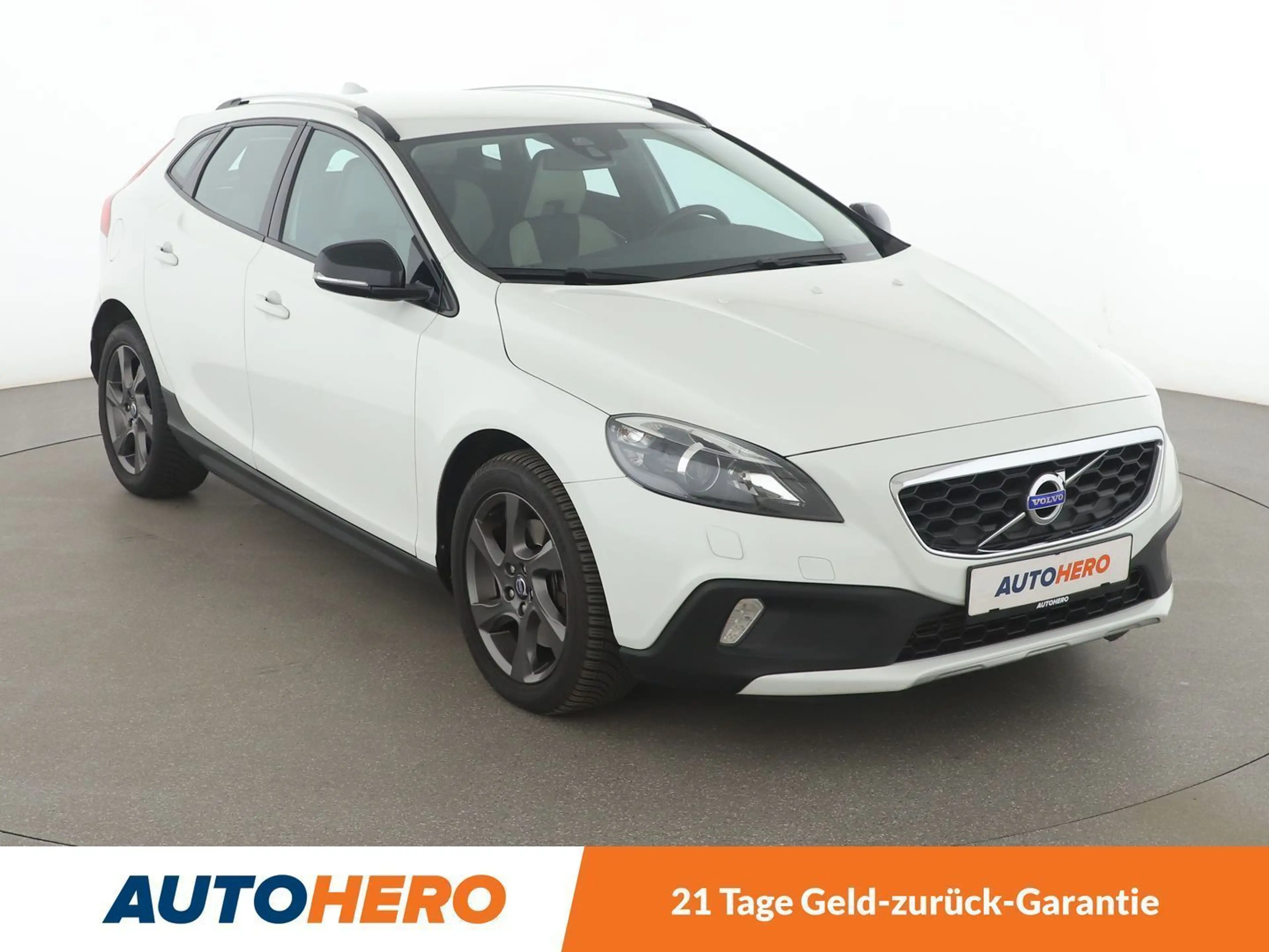 Volvo V40 Cross Country 2.0 D3 Summum Aut.*TEMPO*CAM*SHZ*PDC* — photo 8