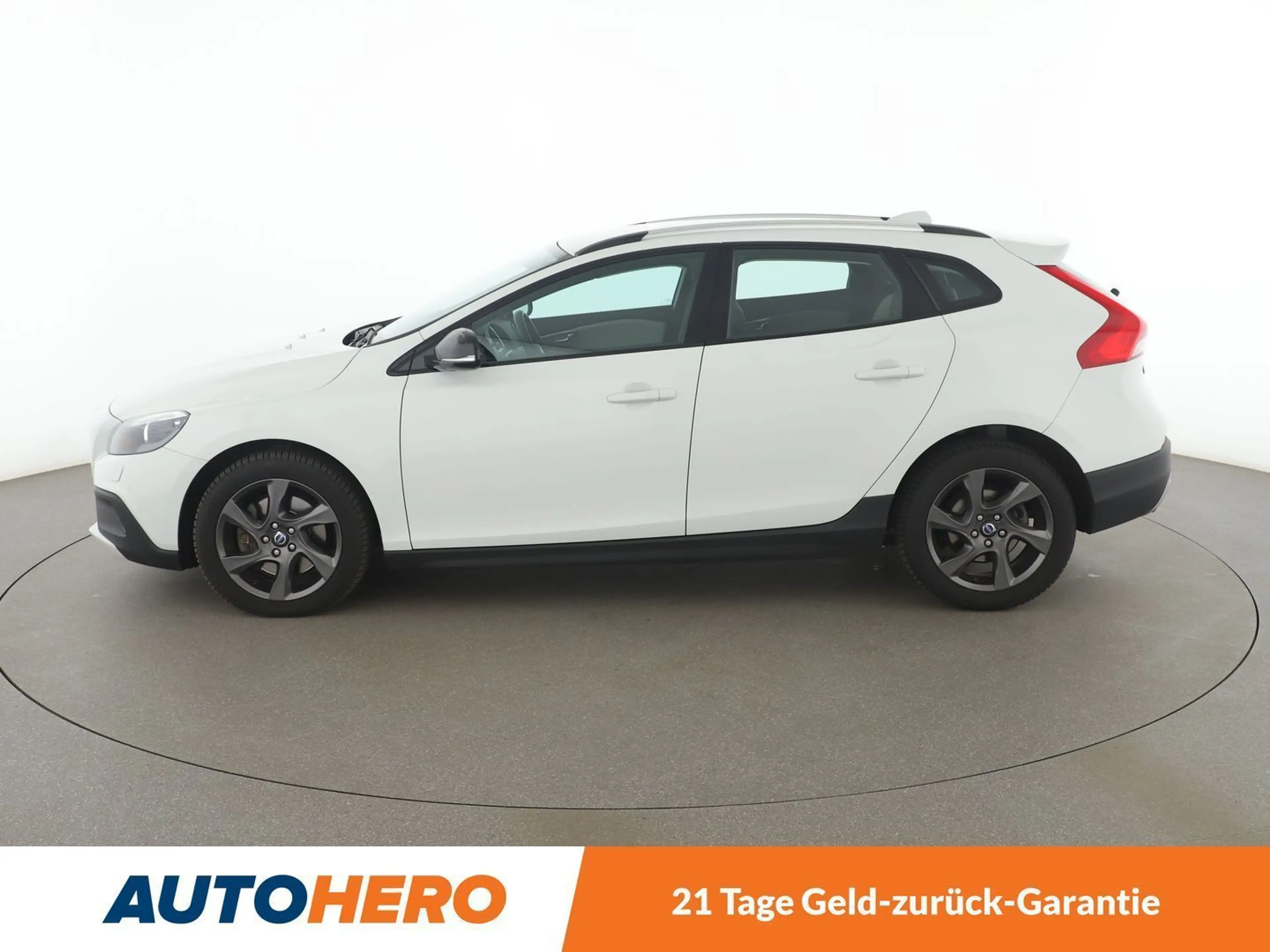 Volvo V40 Cross Country 2.0 D3 Summum Aut.*TEMPO*CAM*SHZ*PDC* — photo 3