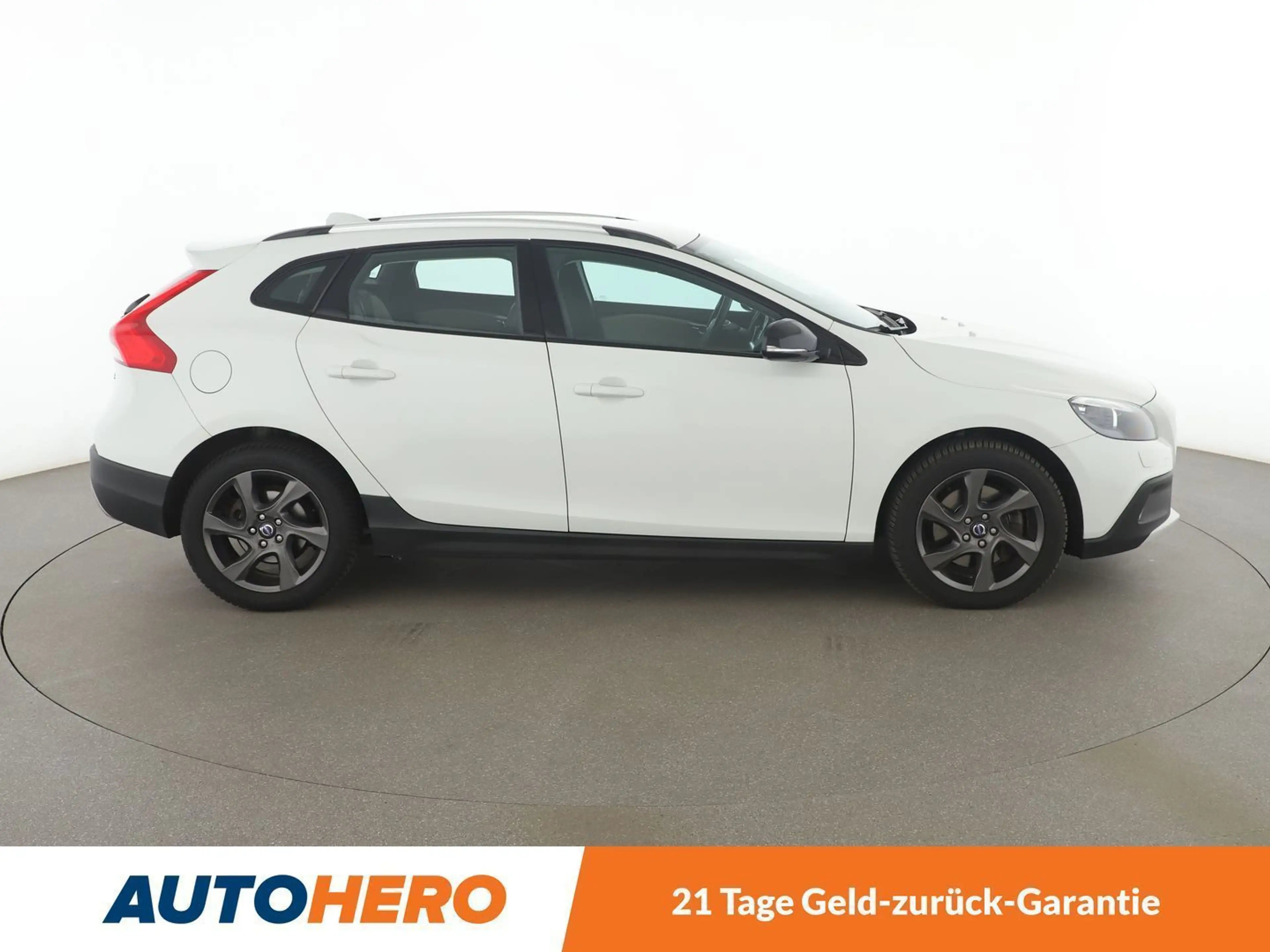 Volvo V40 Cross Country 2.0 D3 Summum Aut.*TEMPO*CAM*SHZ*PDC* — photo 7