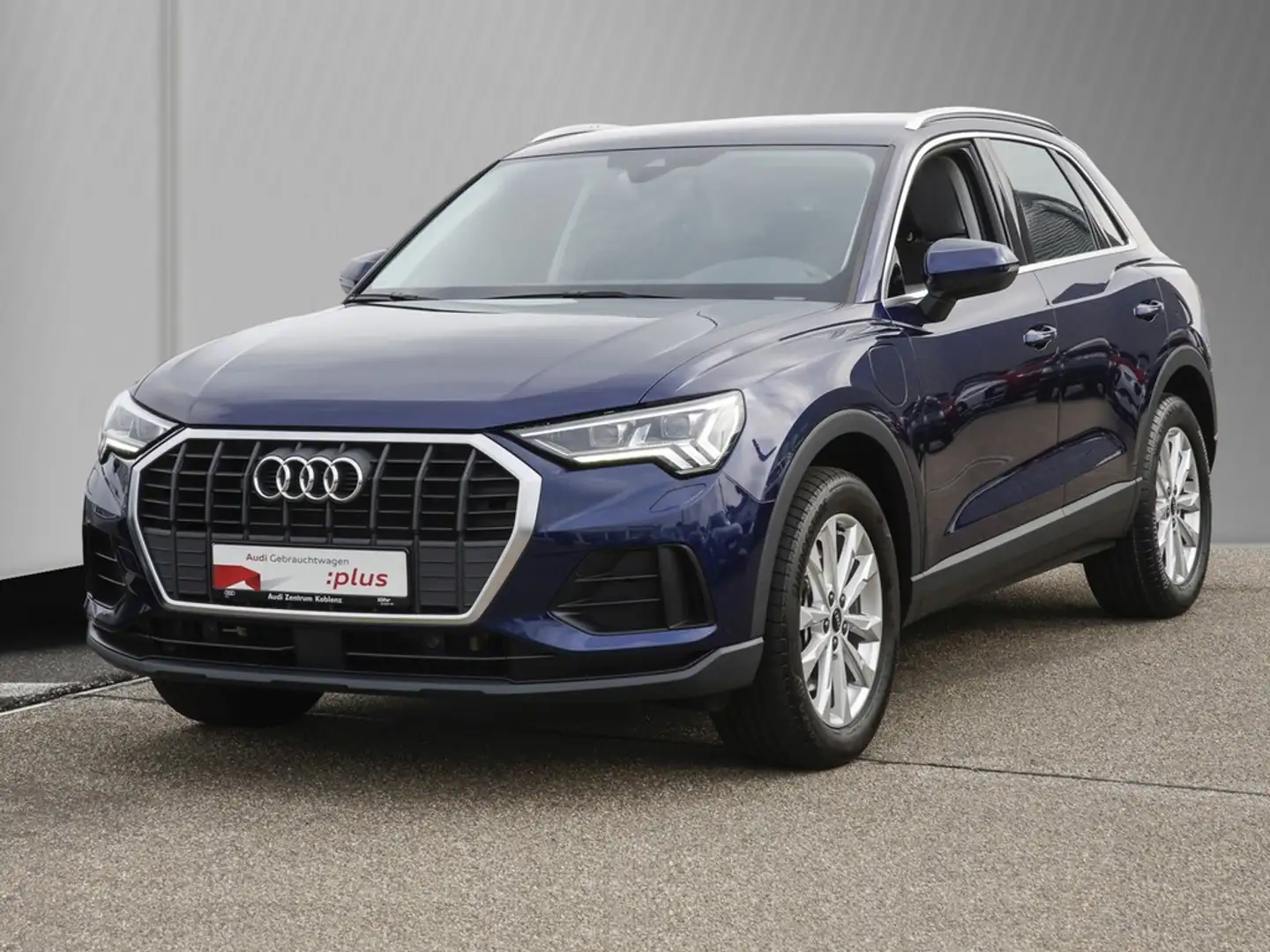 Audi Q3 45 TFSI e Navi Matrix SONOS AHK ACC Virtual+ Blau - 2