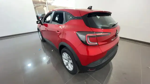 Renault Captur view 3
