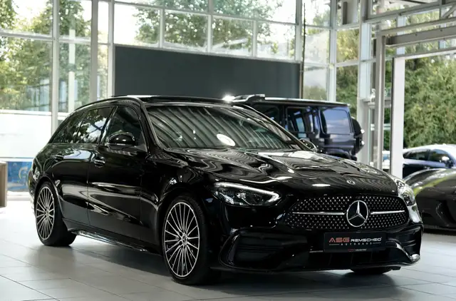 Mercedes-Benz 300 view 5