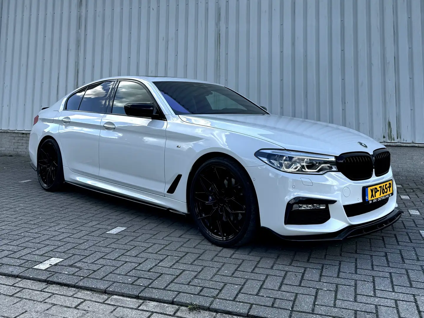 BMW 530 BMW 530I XDRIVE UNIEKE 300PK Wit - 2