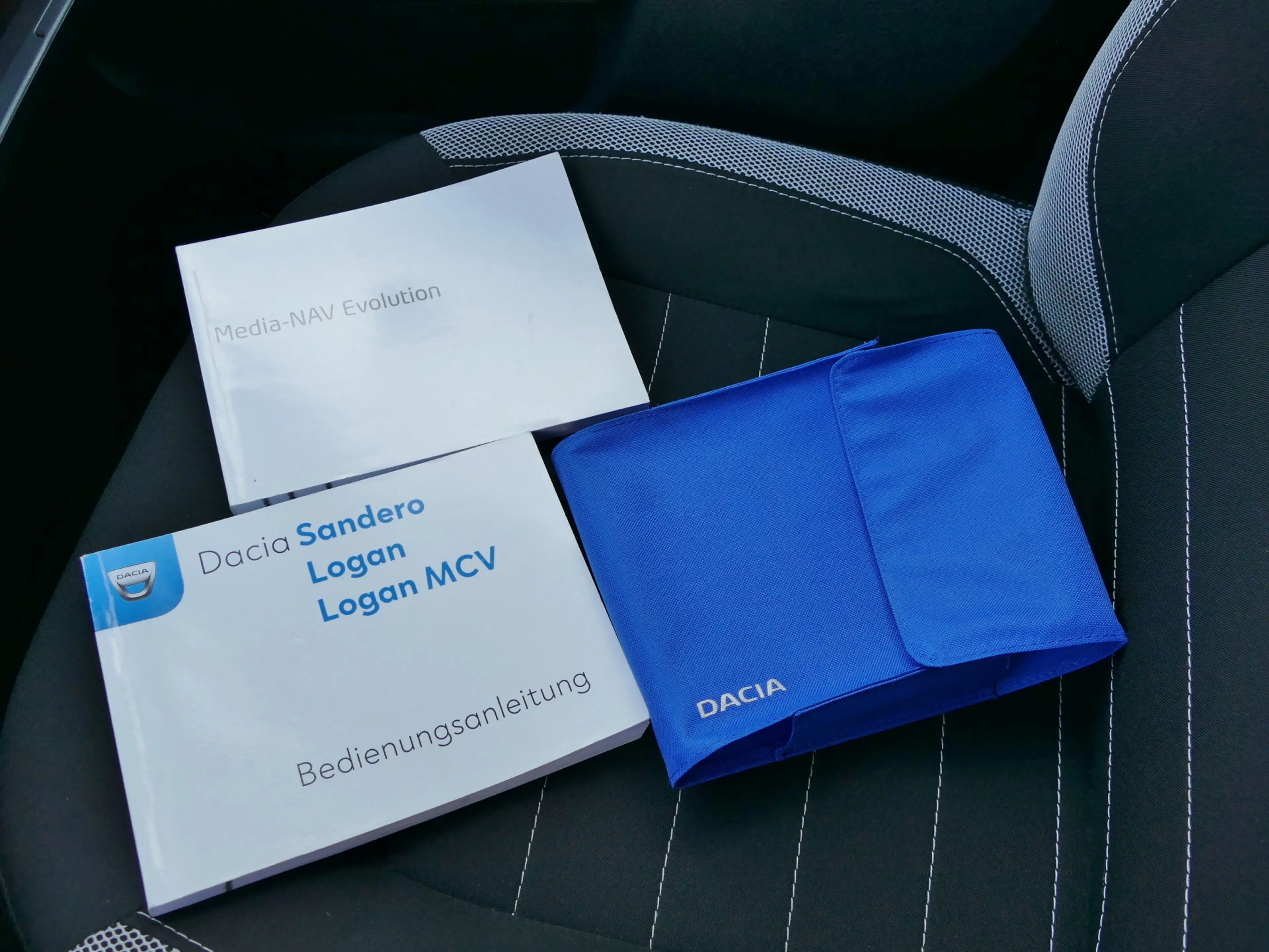 Dacia Logan MCV 0.9 TCe | achteruitrijcamera | airco | navigat — photo 9