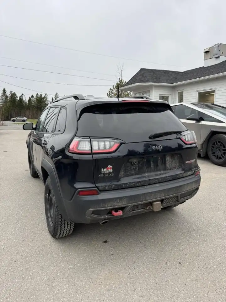 Jeep Cherokee снимка Jeep Cherokee