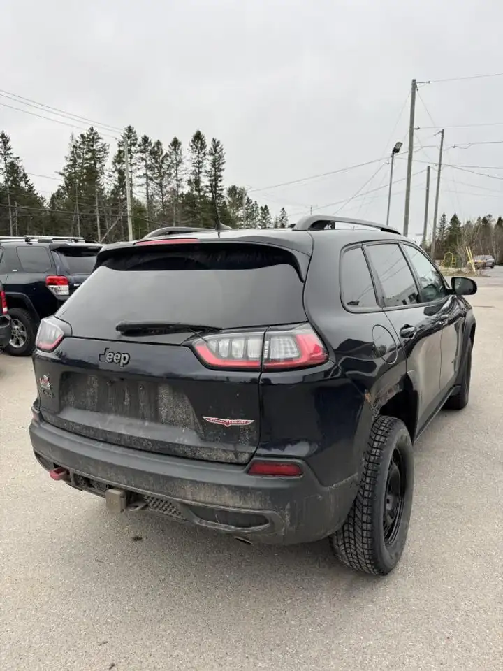 Jeep Cherokee снимка Jeep Cherokee