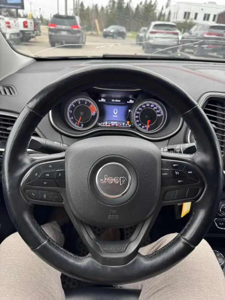 Jeep Cherokee снимка Jeep Cherokee