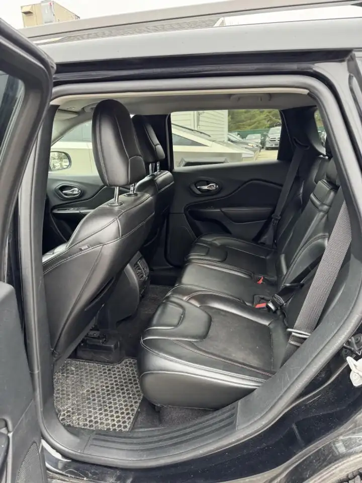 Jeep Cherokee снимка Jeep Cherokee