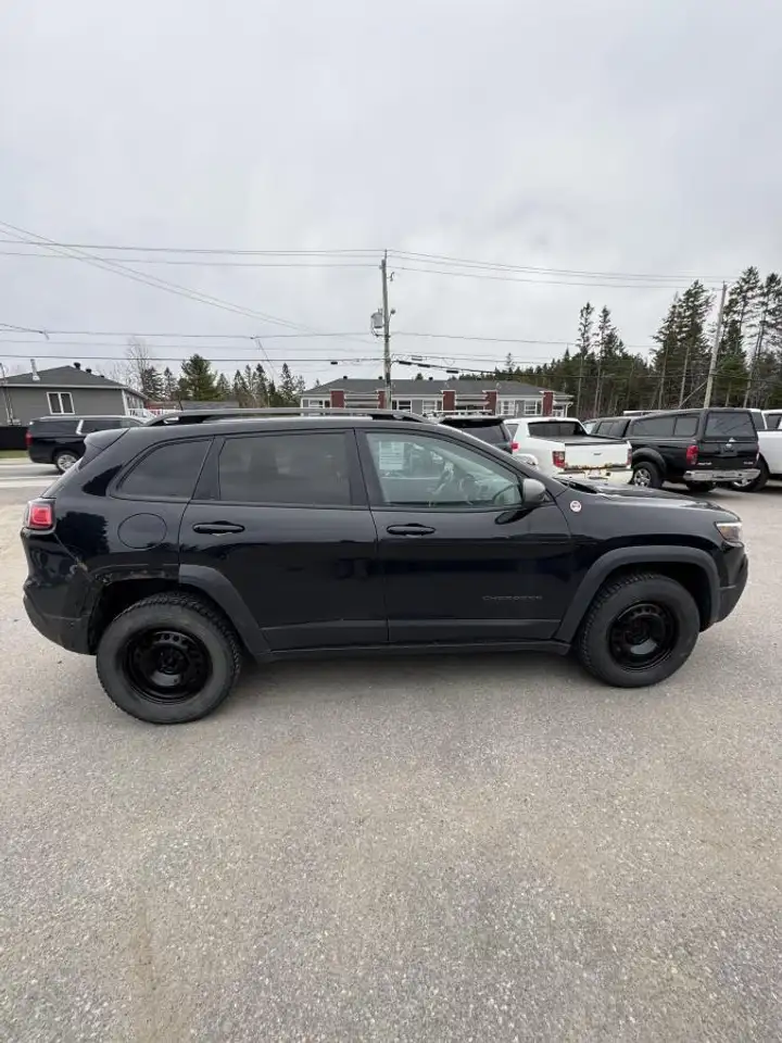 Jeep Cherokee снимка Jeep Cherokee