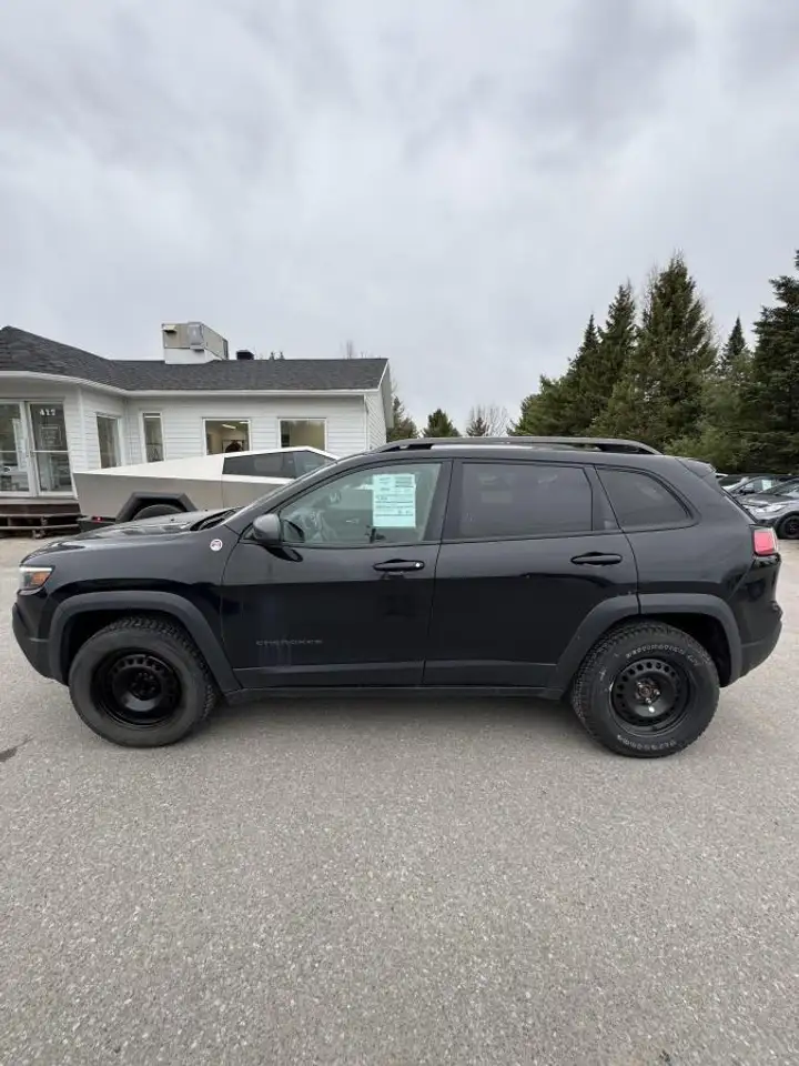 Jeep Cherokee снимка Jeep Cherokee
