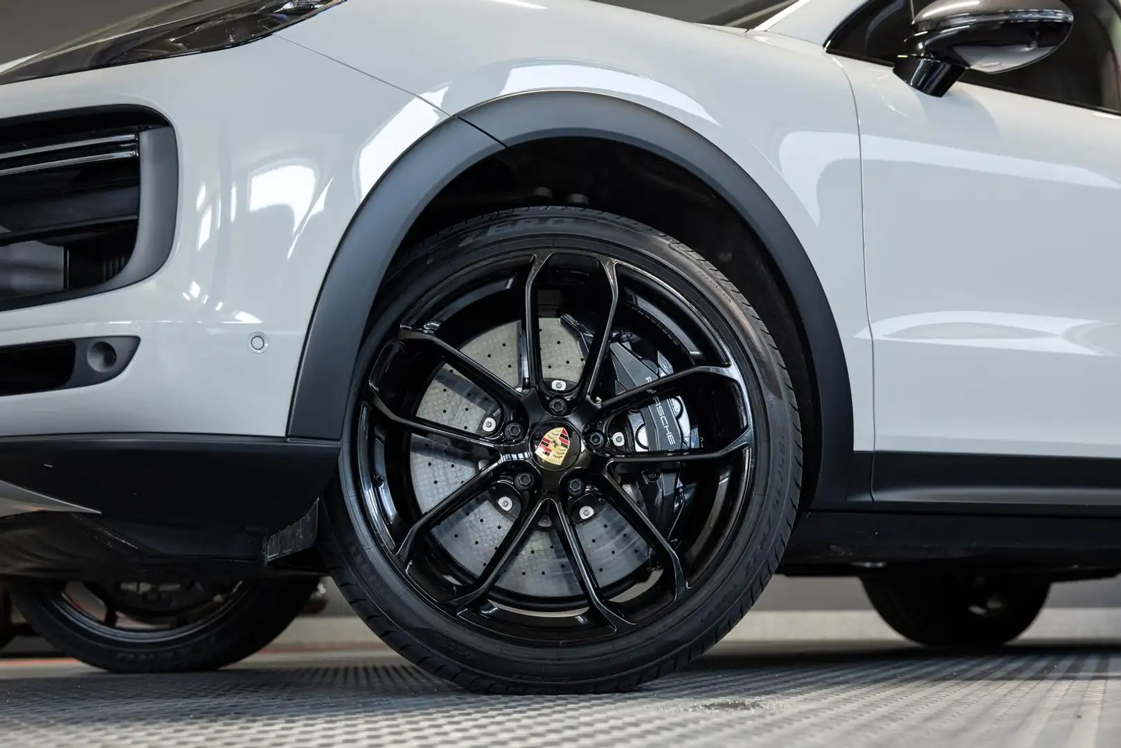 Porsche Cayenne 4.0 Turbo GT PDLS+ CHRONO SOFT KERAMIK Gris - 2