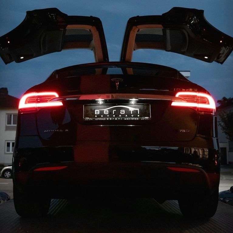 Second hand Tesla Model X electro