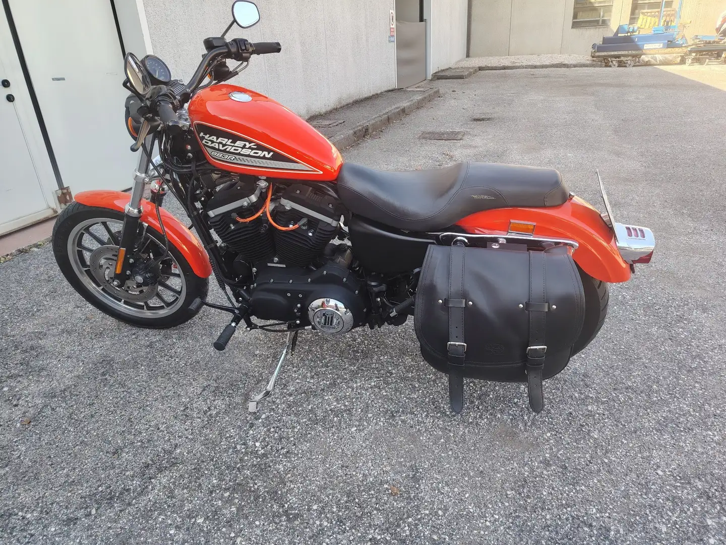 Harley-Davidson Sportster 883 Orange - 2