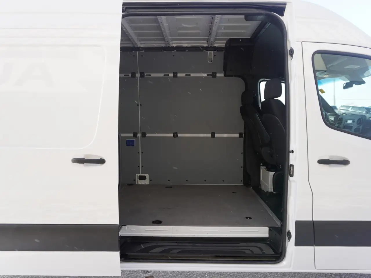 Mercedes-Benz Sprinter снимка Mercedes-Benz Sprinter