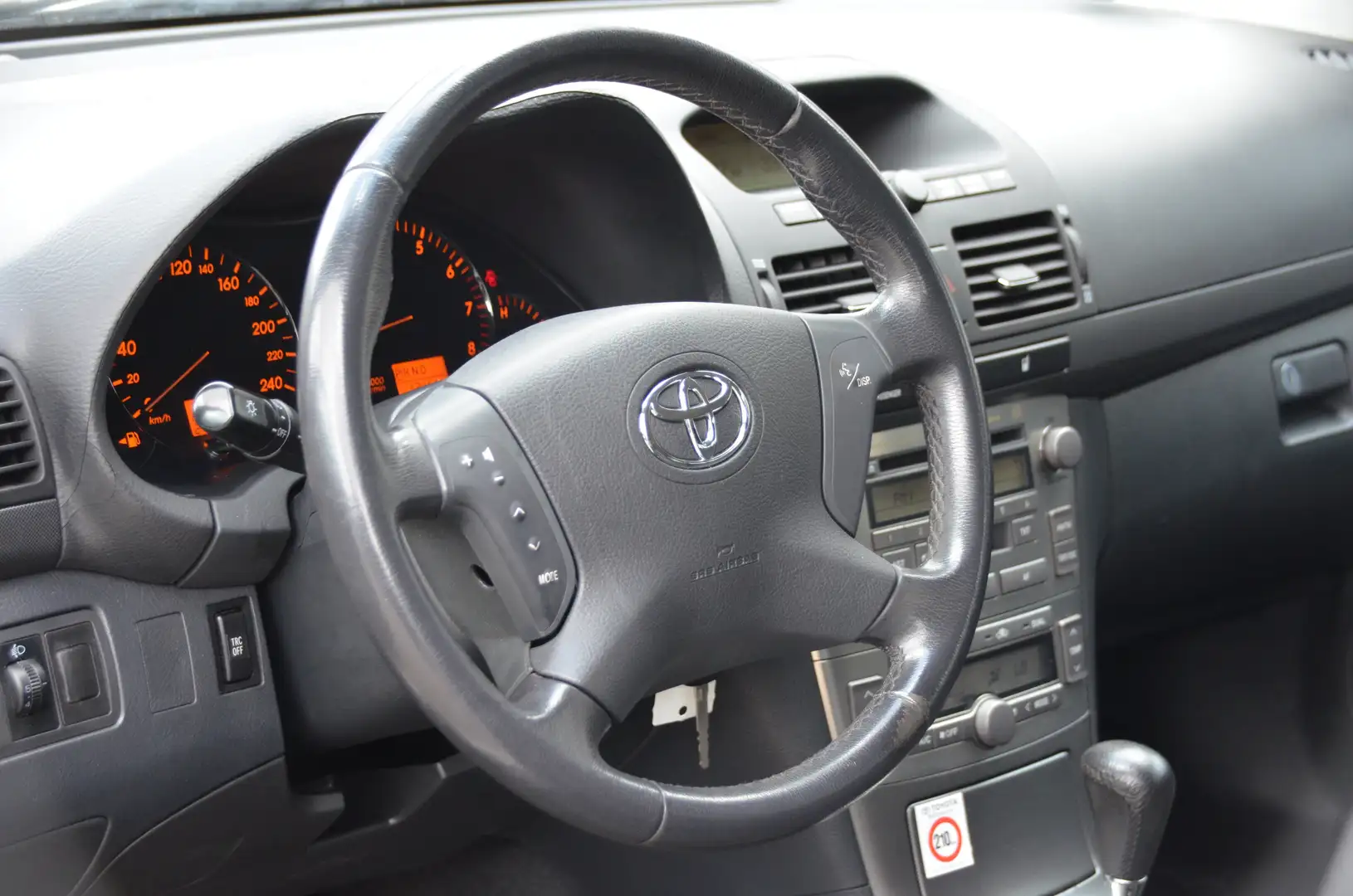 Toyota Avensis 2.4 So /Automatik /Klima/ Grau - 2