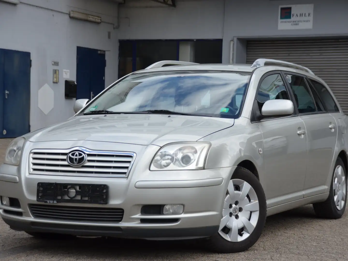 Toyota Avensis 2.4 So /Automatik /Klima/ Grau - 1