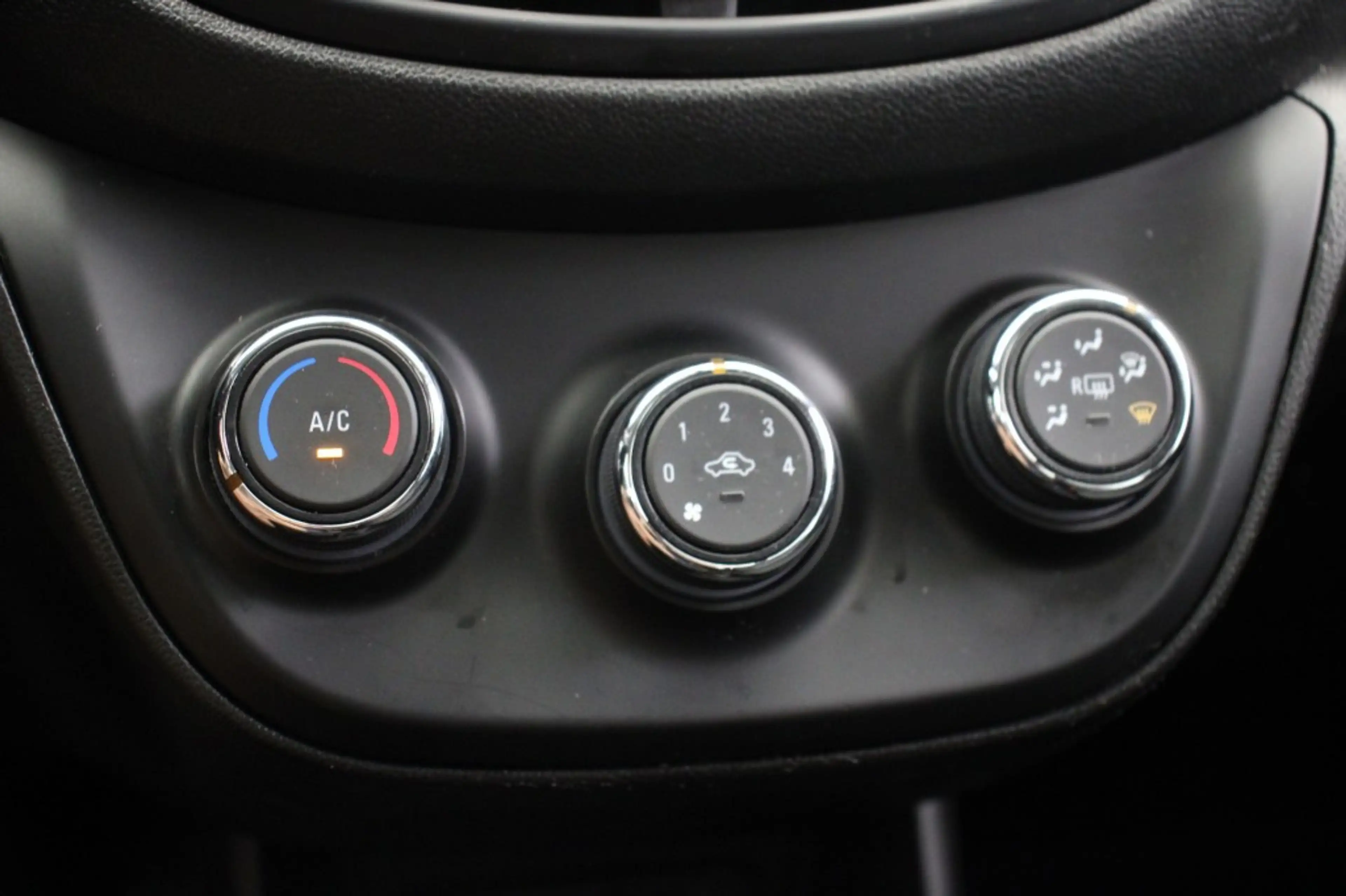 Opel Karl 1.0 ecoFLEX 120 Jaar Edition 5 Deurs - Airco, Crui — photo 5