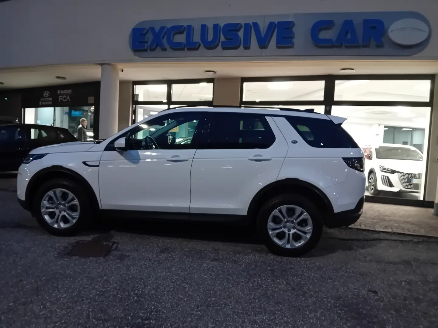 Land Rover Discovery Sport Discovery Sport I 2020 2.0d i4 mhev S awd 150cv 7p Bianco - 1