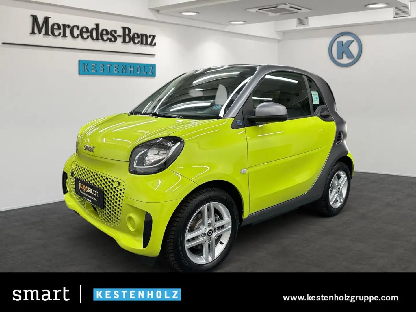 smart forTwo EQ passion Pano-Dach LED-Tagfahrlicht Grün - 1
