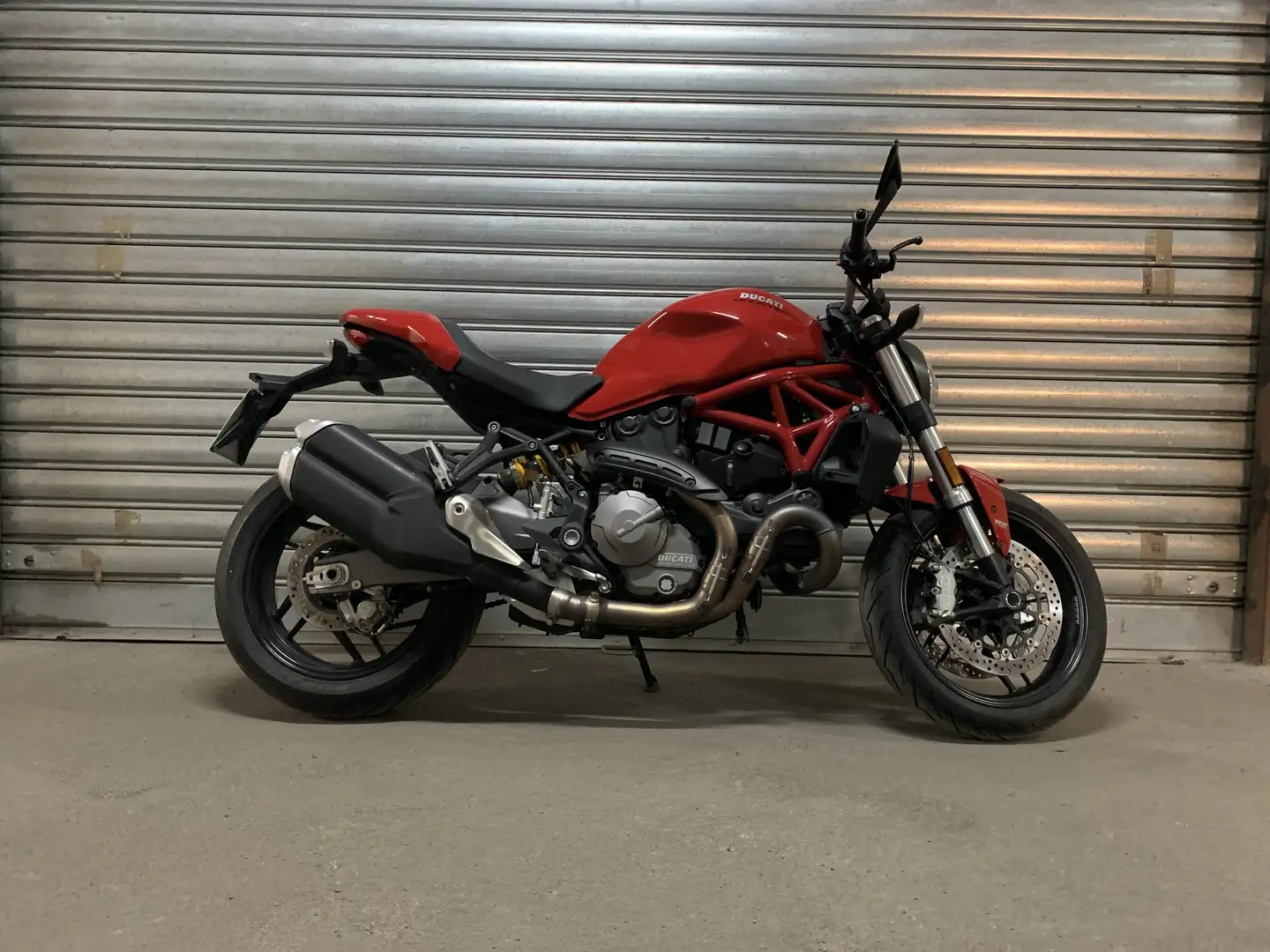 Ducati Monster 821 abs - 1