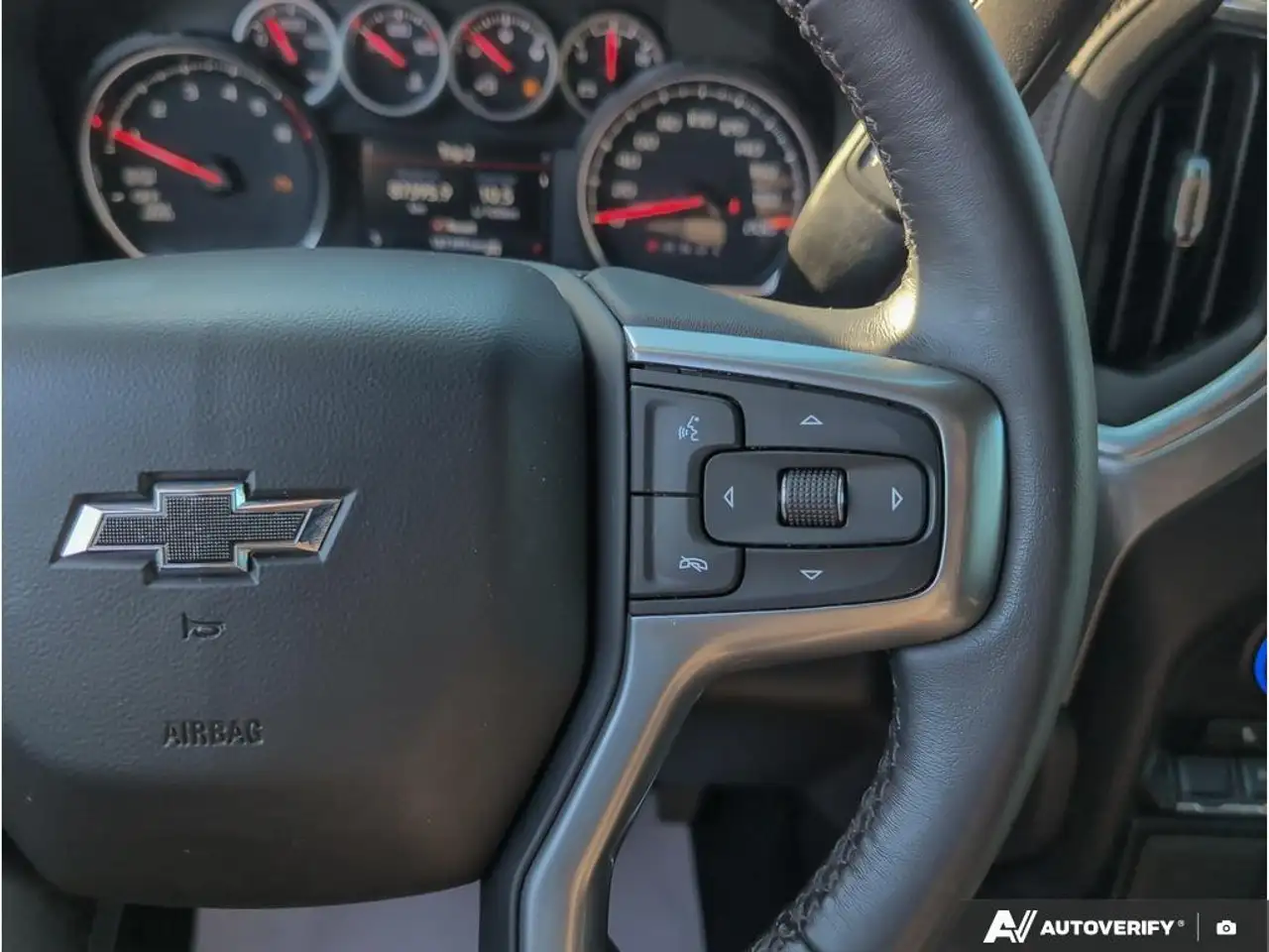 Chevrolet Silverado 1500 снимка Chevrolet Silverado 1500