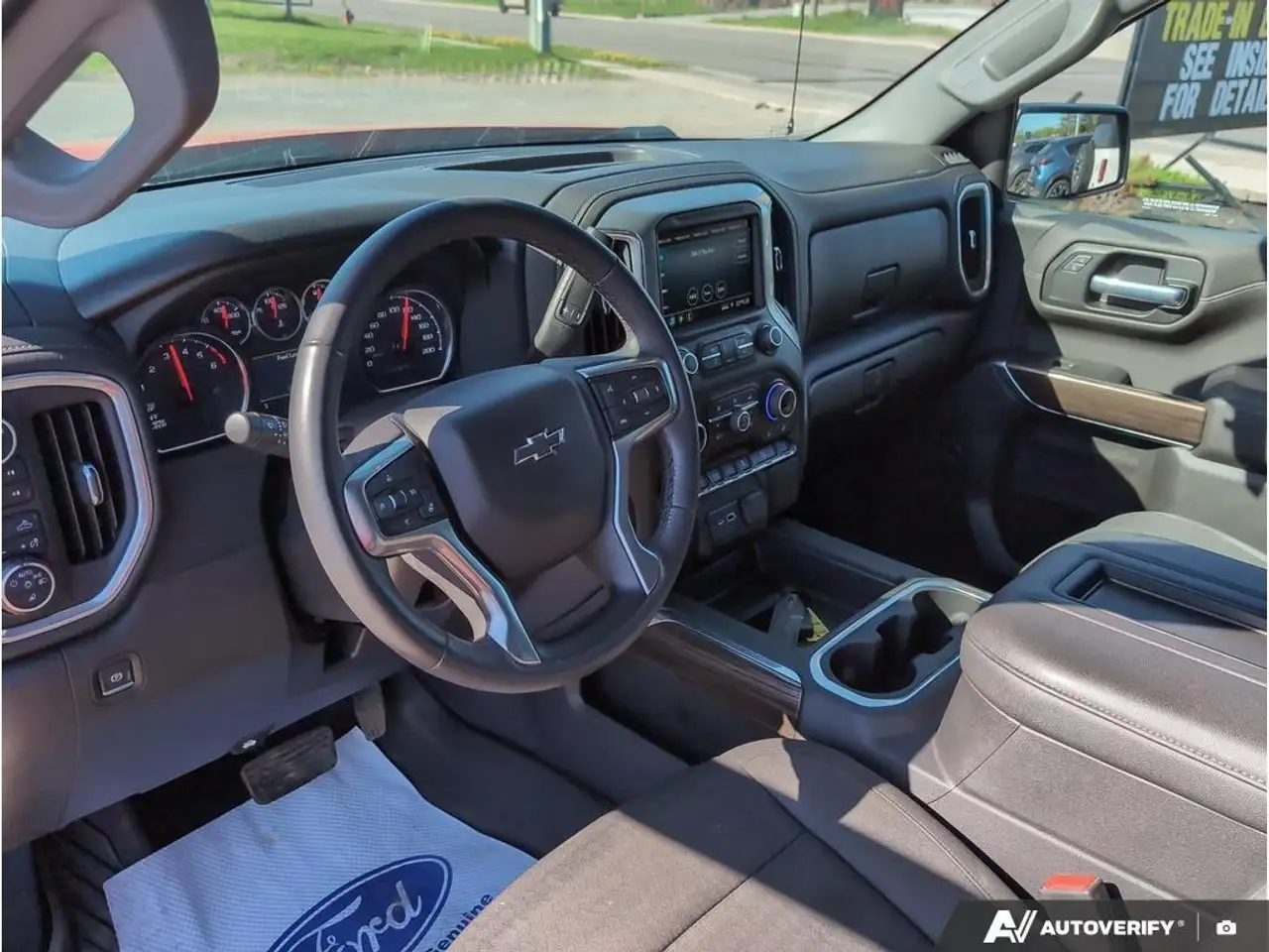 Chevrolet Silverado 1500 снимка Chevrolet Silverado 1500