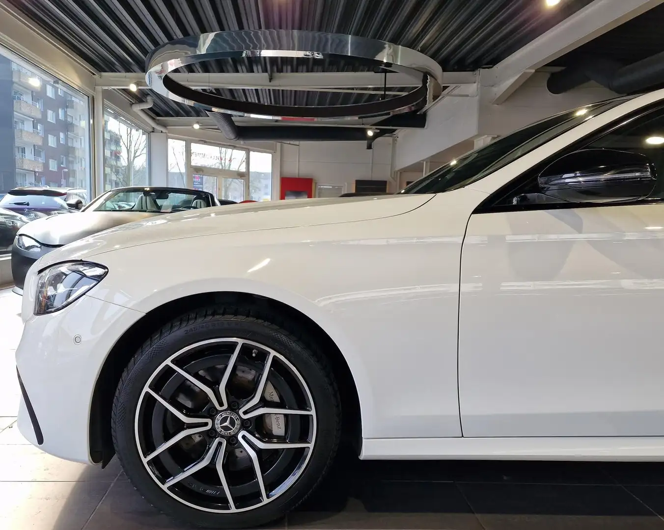 Mercedes-Benz E 300 de 4Matic*AMG*Pano*HuD*SitzKlima*Burmester Wit - 2