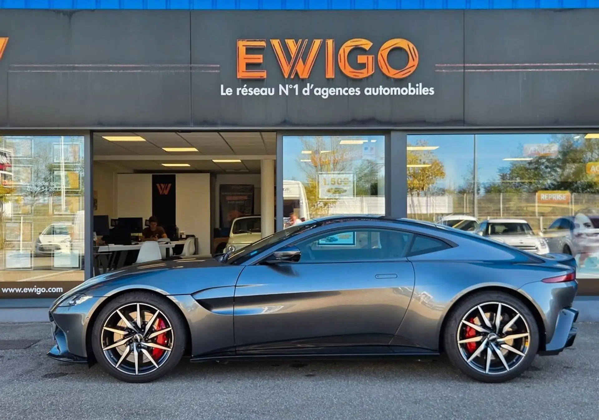 애스턴마틴 V8 Coupe 2020 건메탈 사진 3