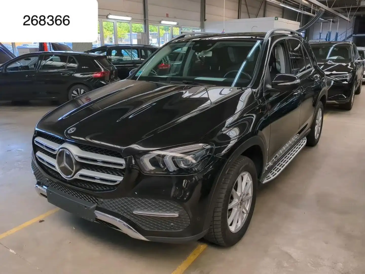Mercedes-Benz GLE 300 4M Ambiente 360Kam Distr+ Pano LED 18" Black - 1