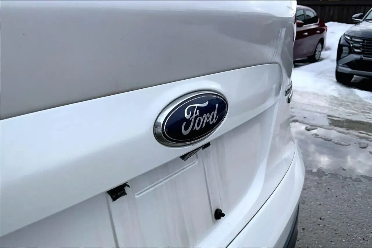 Ford Escape снимка Ford Escape