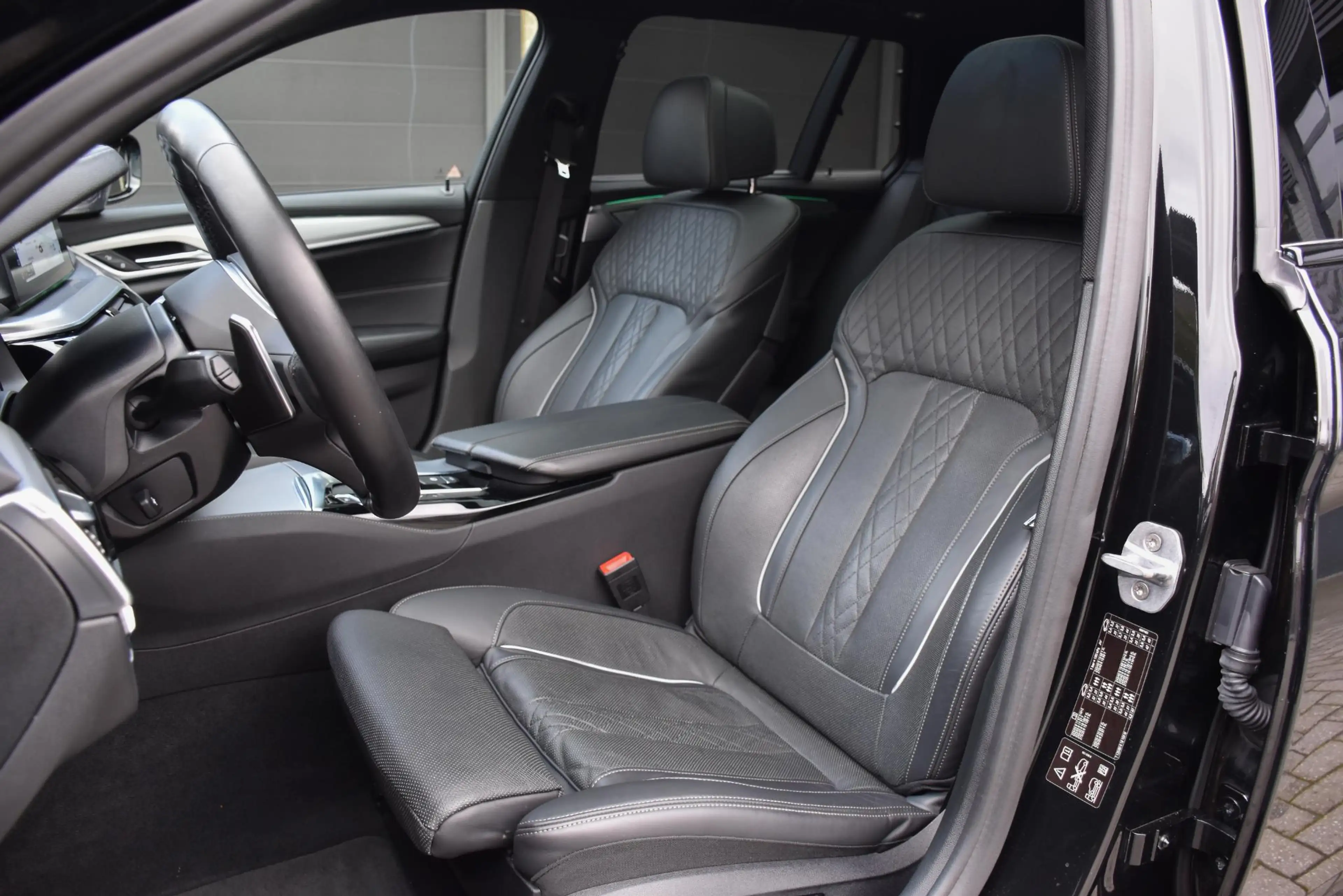 BMW 540 5-serie Touring 540i xDrive M Sport | Bowers & Wil — photo 8