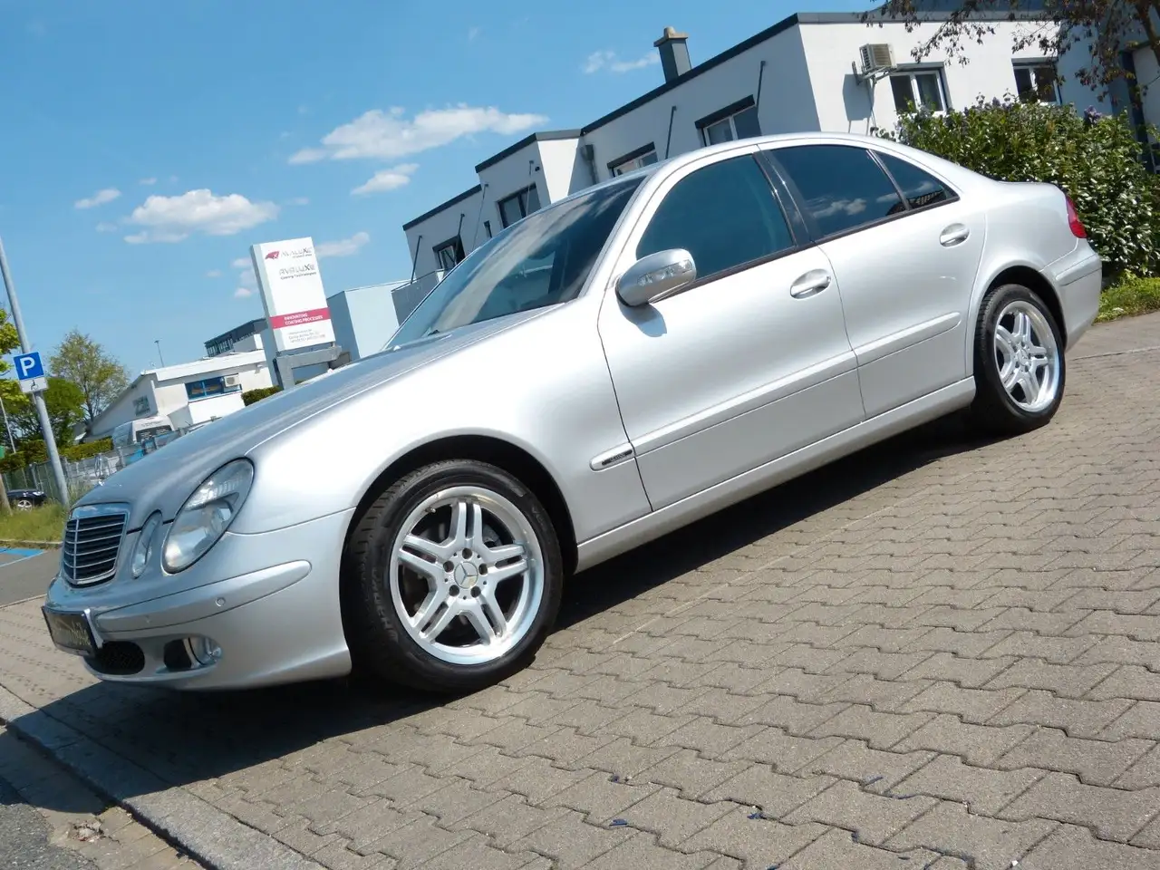 Mercedes-Benz E 270