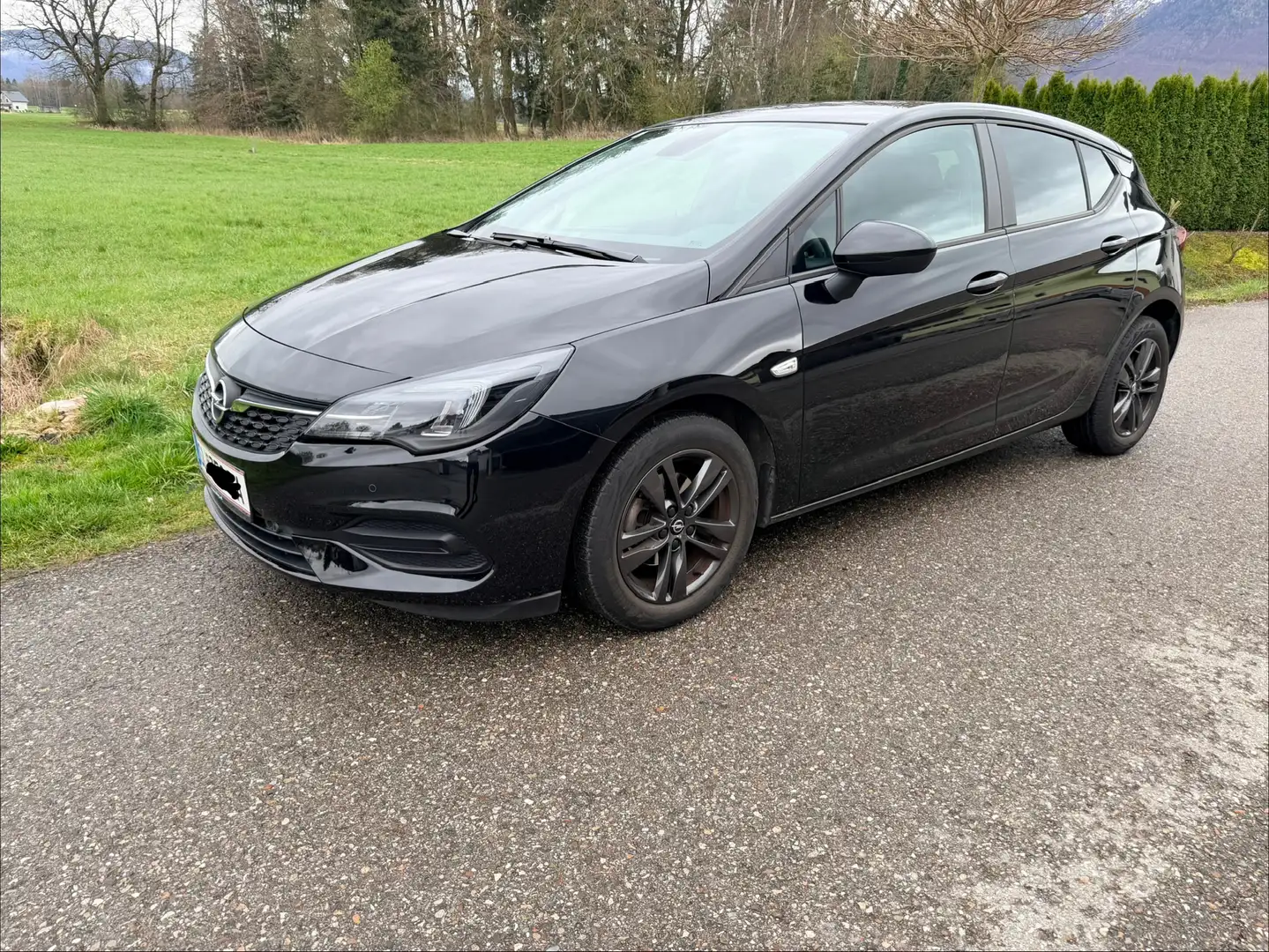 Opel Astra Astra 1,2 Turbo Direct Injection Edition Edition Schwarz - 1