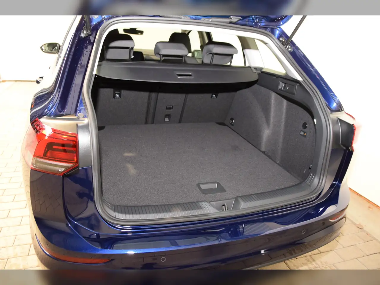Volkswagen Golf Variant VIII Var. eTSI Life DSG AHK - LED - Navi 7