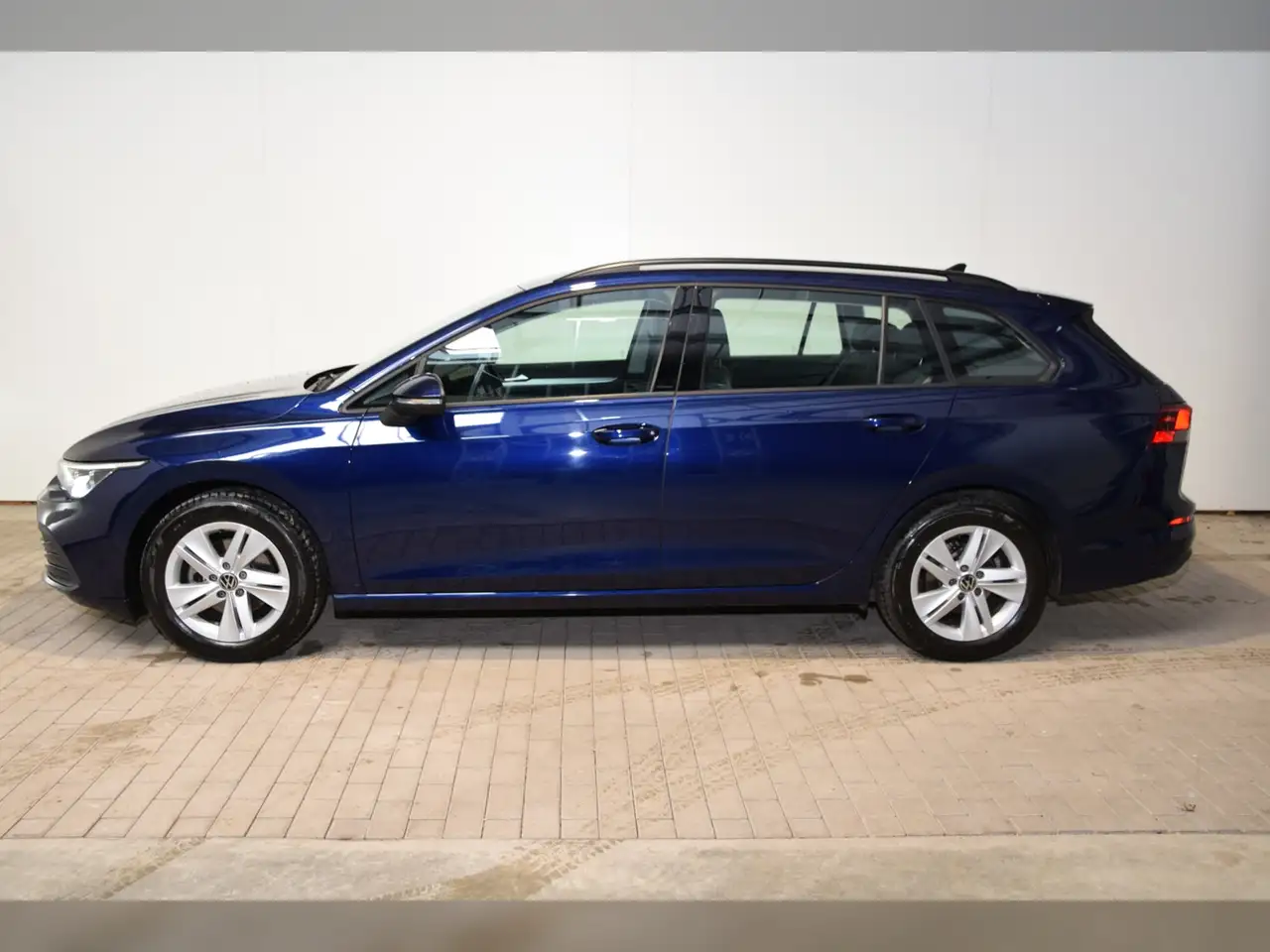 Volkswagen Golf Variant VIII Var. eTSI Life DSG AHK - LED - Navi 3
