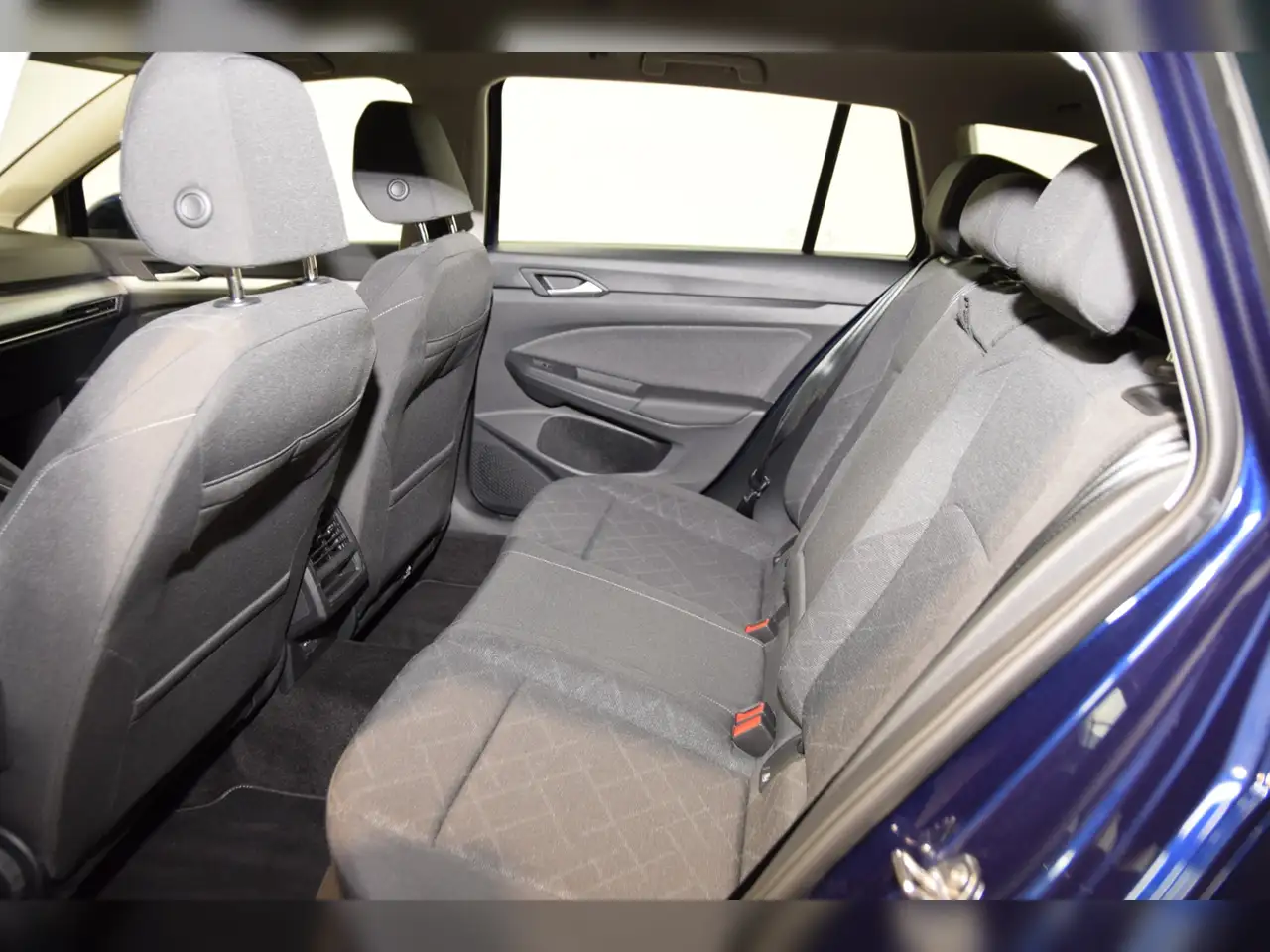 Volkswagen Golf Variant VIII Var. eTSI Life DSG AHK - LED - Navi 8