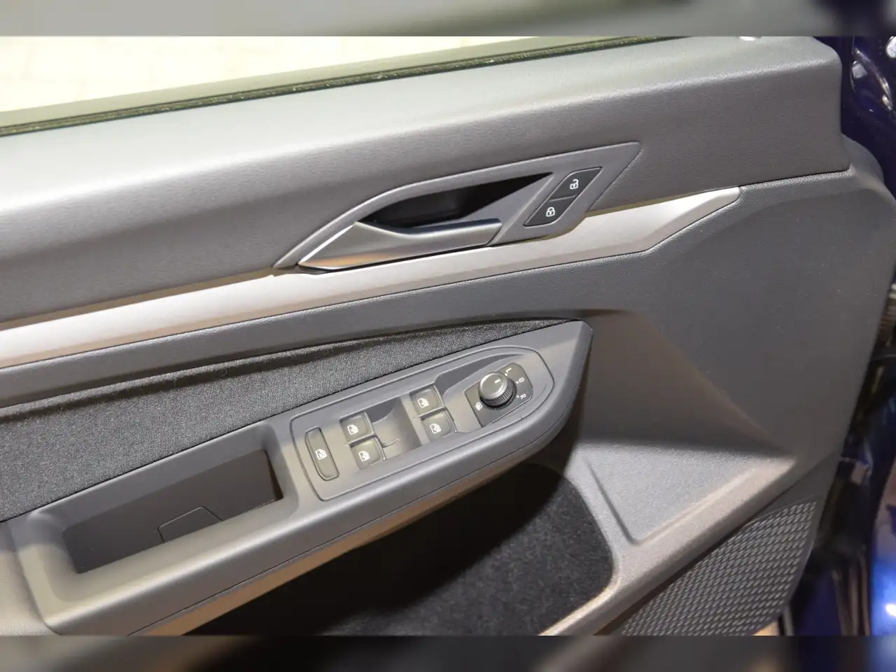 Volkswagen Golf Variant VIII Var. eTSI Life DSG AHK - LED - Navi 10