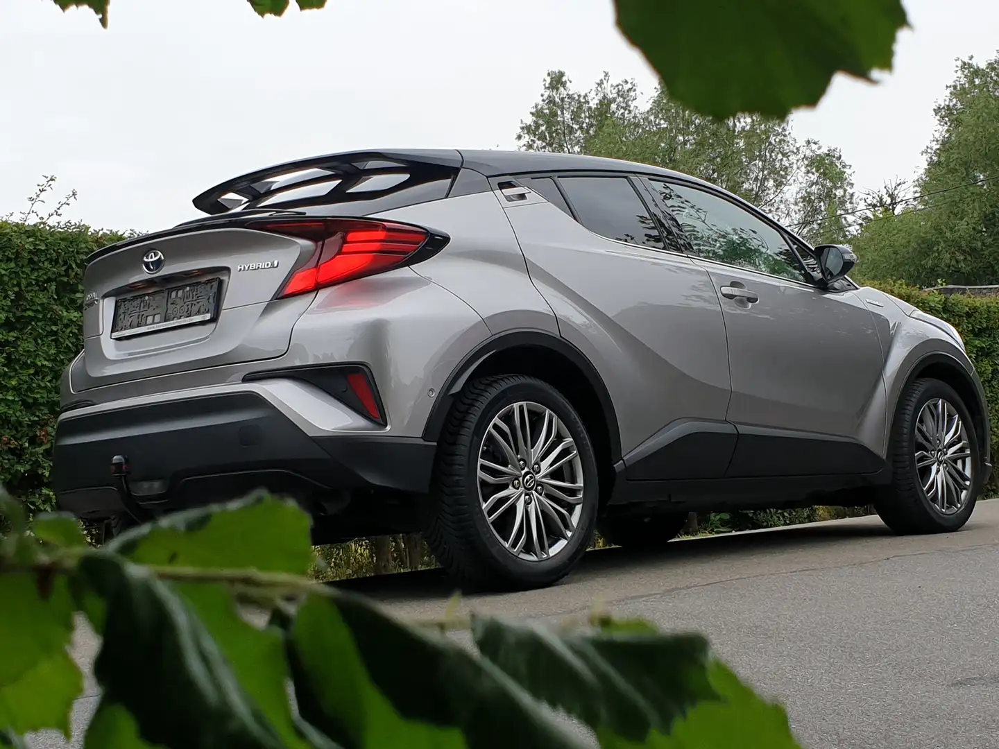 Toyota C-HR C-HR Hybrid 1.8i VVT-i C-hic Bi-Tone E-CVT Gris - 2