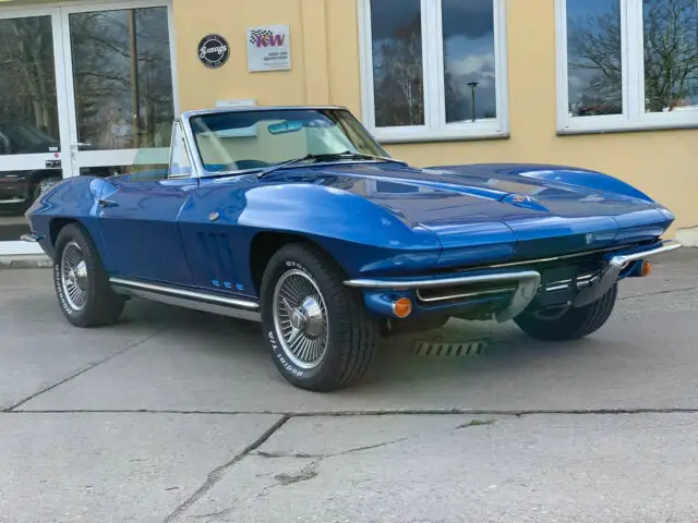 Corvette C2 Corvette Stingray Cabriolet V8